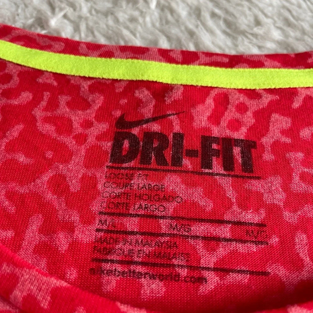 Nike Red leopard print work out shirt - Picture 4 of 5